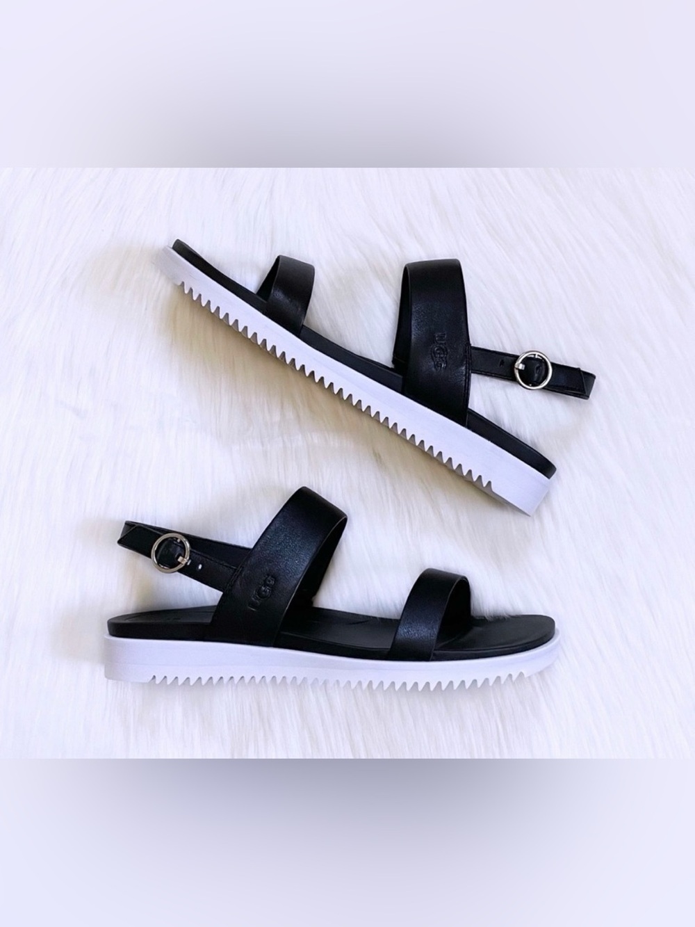 UGG Zayda Black soft Leather Strappy minimalist buckle Sandals US 11